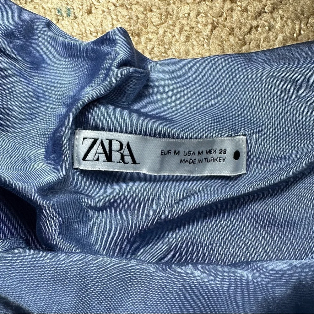 EUC Sheeny Crop Top - Picture 4 of 7